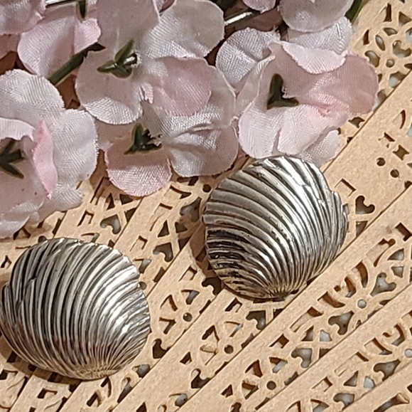 Silver Shell Earrings - Picture 1 of 8